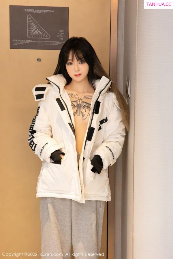 小奶瓶呜呜  [XiuRen]高清写真图 2022.01.17 No.4470 奶瓶第10张图片